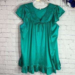 VTG lace trim ruffle chemise babydoll